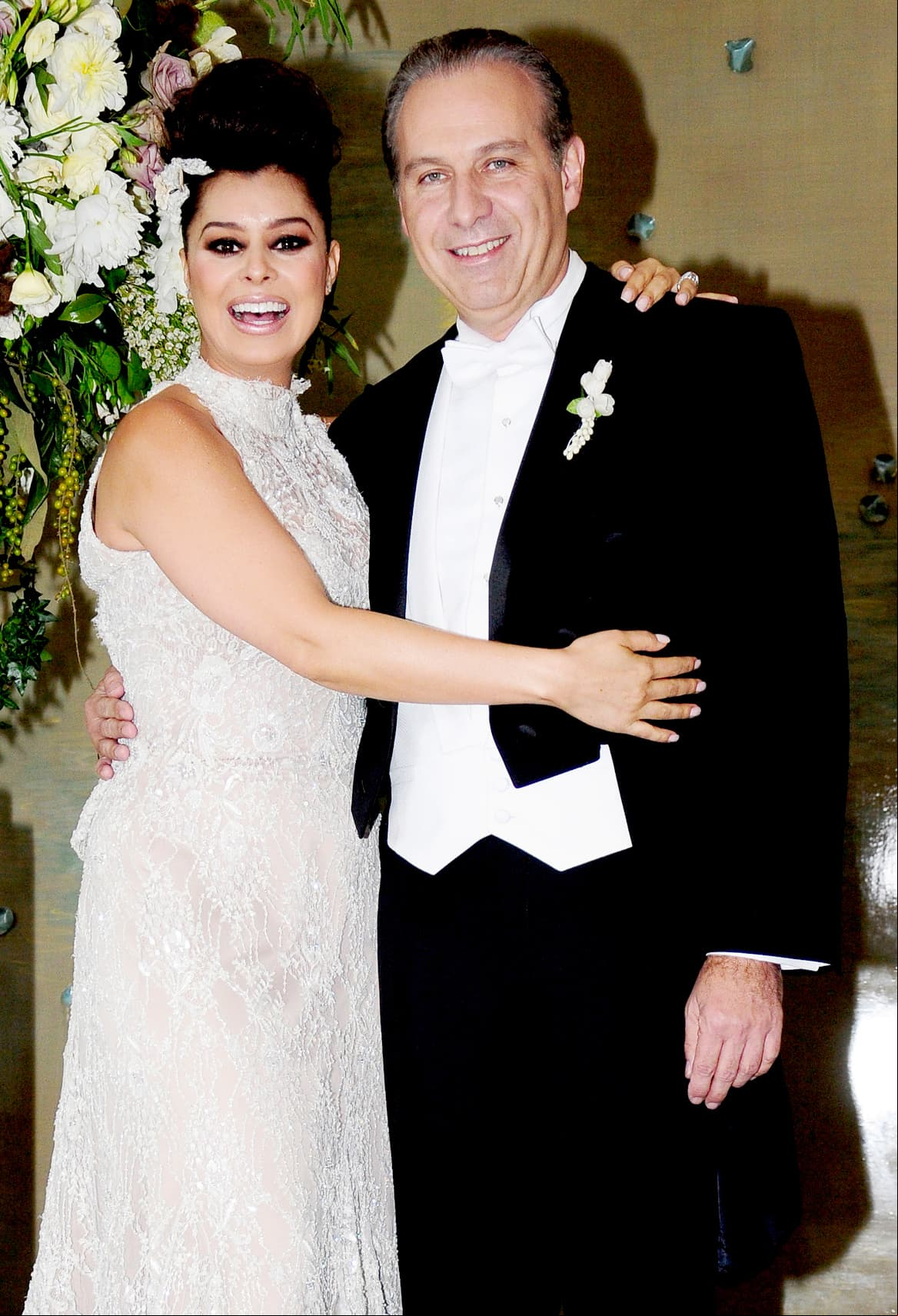 Yadhira Carrillo enfrenta un difícil proceso familiar, luego de que su esposo, Juan Collado, fuera arrestado y trasladado al Reclusorio Norte, en la Ciudad de México. Los delitos por los que se le acusan son: lavado de dinero y delincuencia organizada.