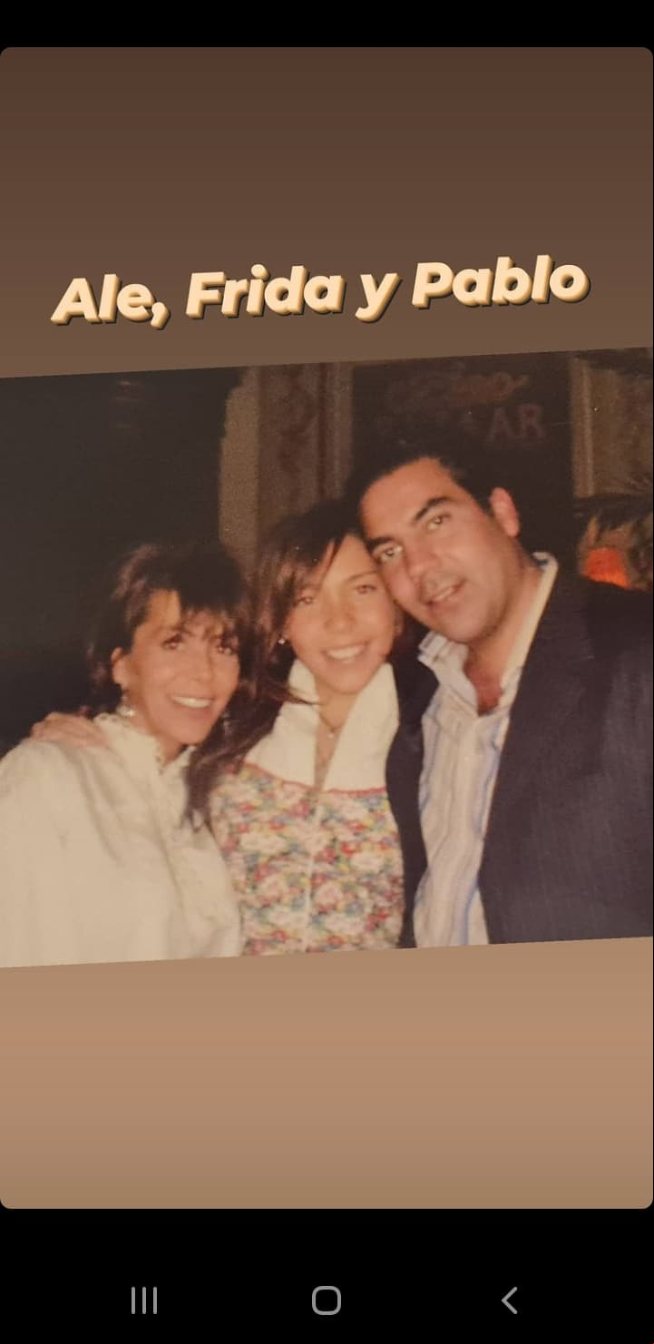 “Yo en 29 años no he hablado con él, no quiero volver a hablar con él porque a él se le olvidaron las golpizas que me daba, por eso yo me separé de él, por eso yo nunca lo he hecho público, pero al final yo he tenido que salir delante de muchos abusos y nunca me casé con él”, indicó.
