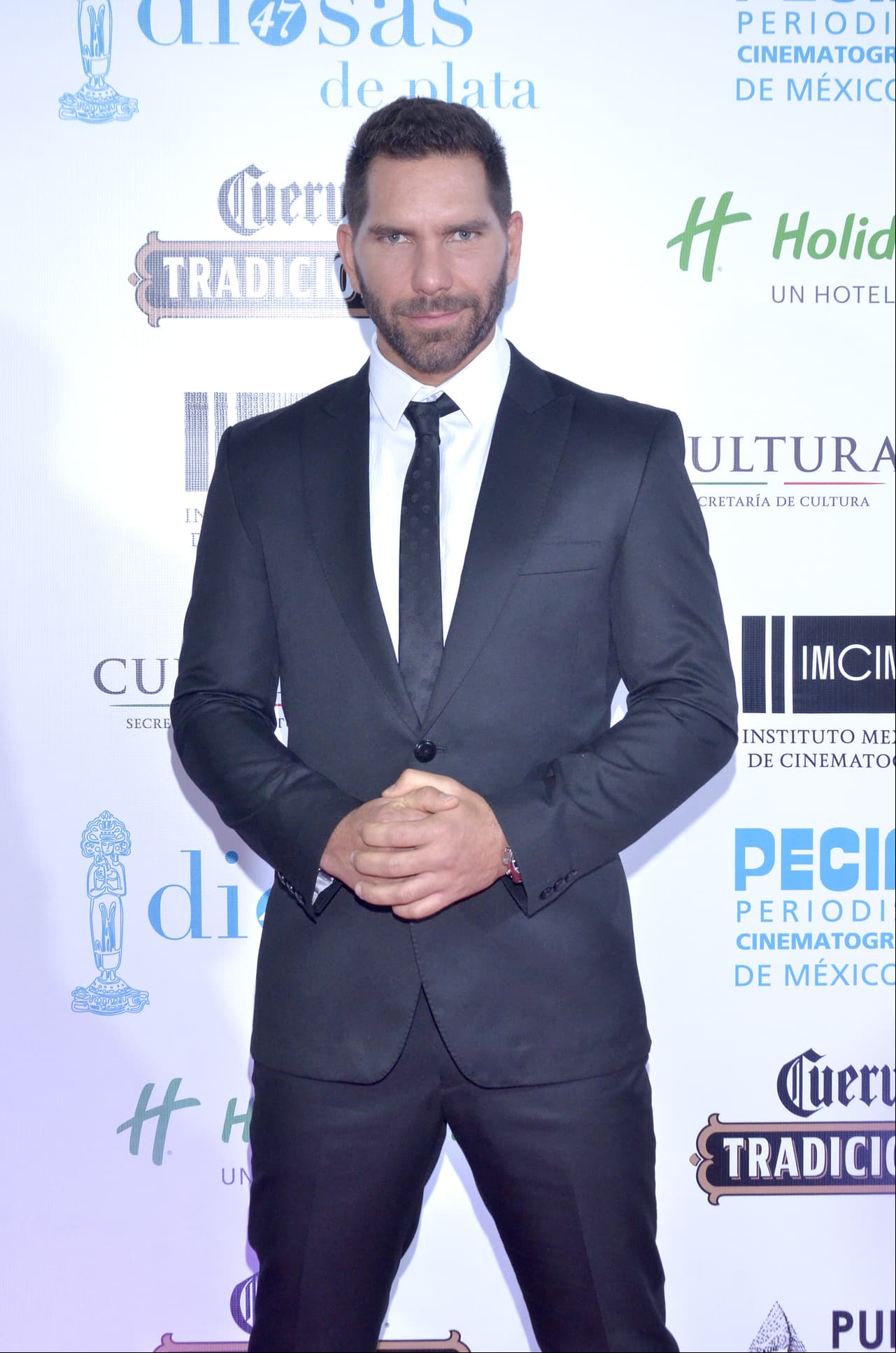 Arap Bethke. El galán keniano, que recientemente vimos en ‘La piloto’ junto a Livia Brito, también se suma al proyecto comandado por Carmen Armendáriz.
