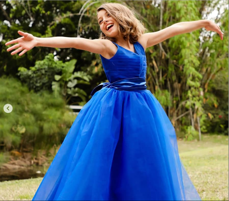 “Gracias papi por hacerme sentir como una princesa, te amo por siempre. Me divertí mucho en este baile contigo, te amo hasta la luna y de regreso”, expresó la infante.