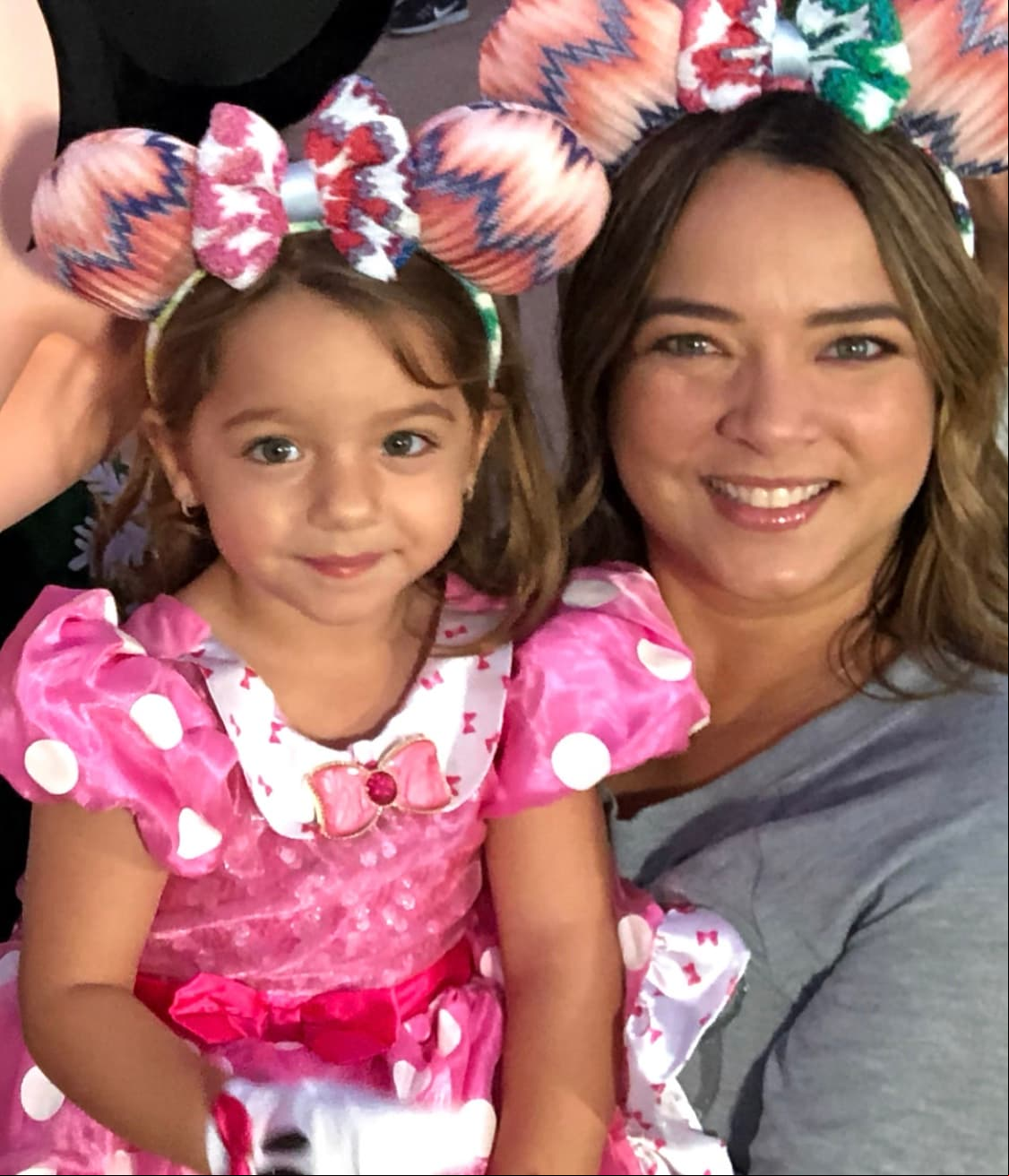 Adamari López, a los 44 años. Después de haber luchado contra el cáncer de mama, 10 años atrás, en marzo de 2015 Adamari López dio la bienvenida a Alaïa, como resultado de su unión con el bailarín español Toni Costa.