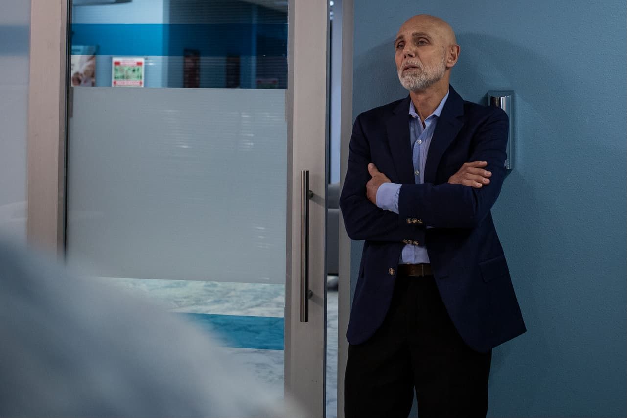 Además, desprecia a 'Sandro' y, como lo culpa de lo ocurrido, le jura que no volverán a verse jamás.