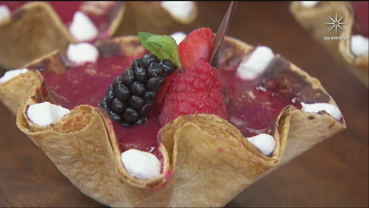 RECETA: Nidos de yogurt griego y frutos rojos