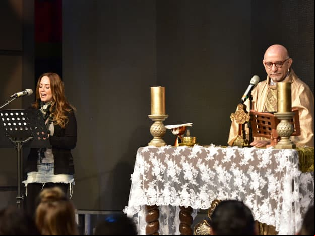 ¡HOY celebra misa por inicio de transmisiones!