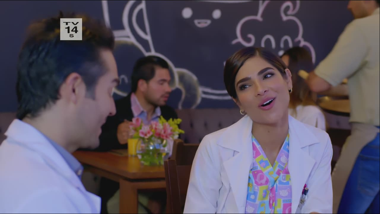 En fotos: Alejandra Espinoza llegó a Rubí y se comió a besos a José Ron