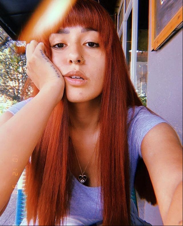 Y, es que, la hermana mayor de Emilio Osorio ha experimentado diversos colores en su cabello, siendo el rojo, el útlimo tono que lucía.