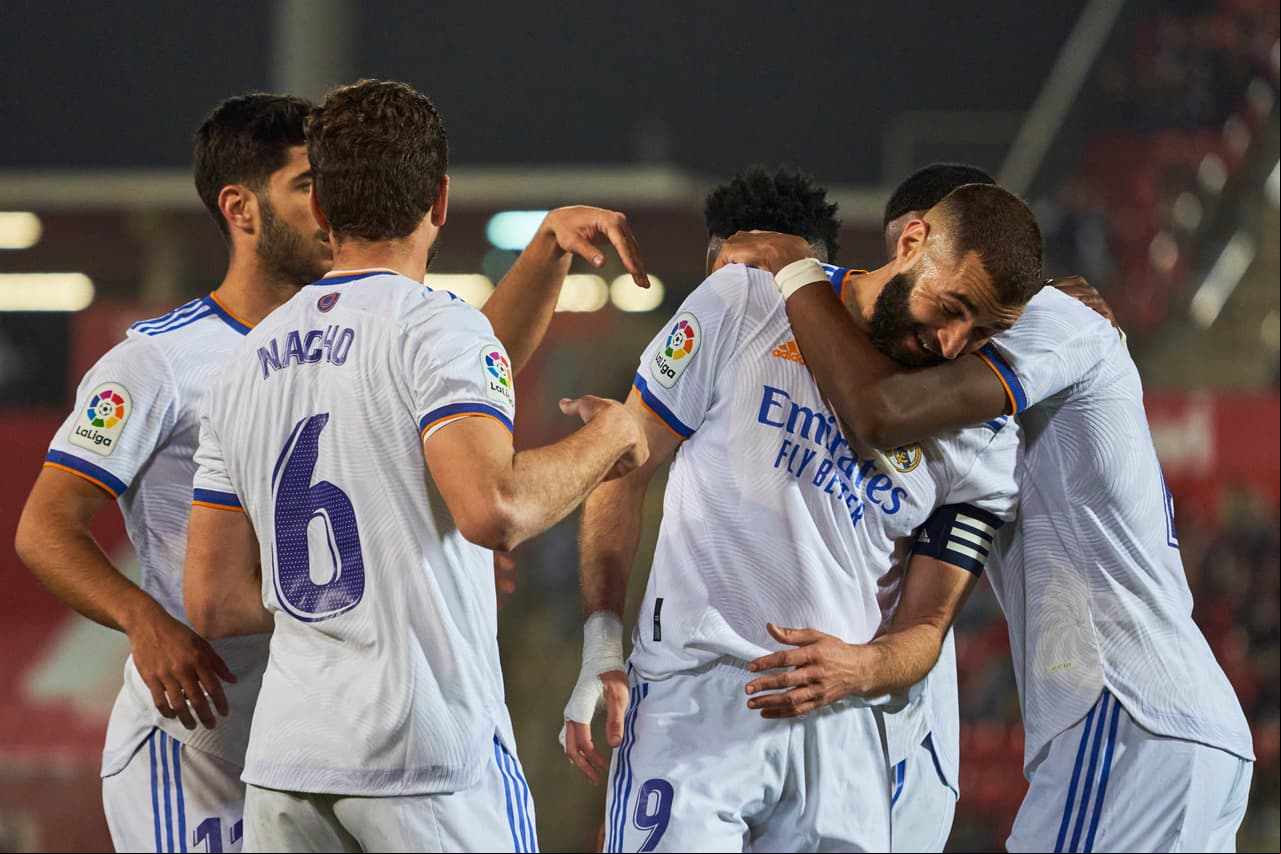 Gracias a un doblete de Karim Benzema y otro tanto del brasileño Vinícius, el Real Madrid venció al Mallorca y aumentó su ventaja en el liderato a 10 puntos sobre el Sevilla.