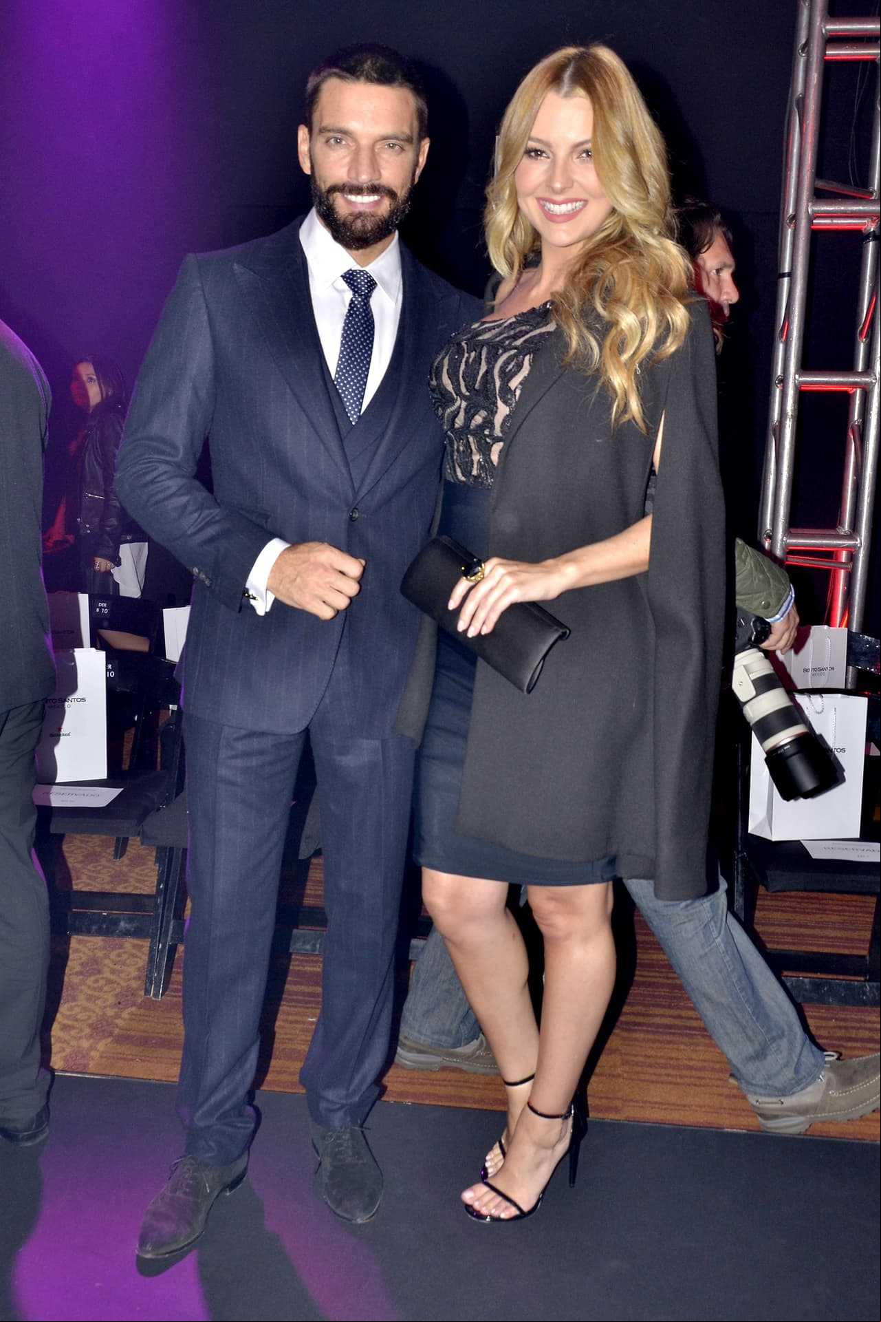 Otra de las parejas que se distanciaron a los pocos meses de haberse convertido en padres fueron Marjorie de Sousa y Julián Gil. Aunque la historia de amor de la pareja ha sido intermitente desde 2006, fue hasta 2016 que decidieron darle una nueva oportunidad a su relación.