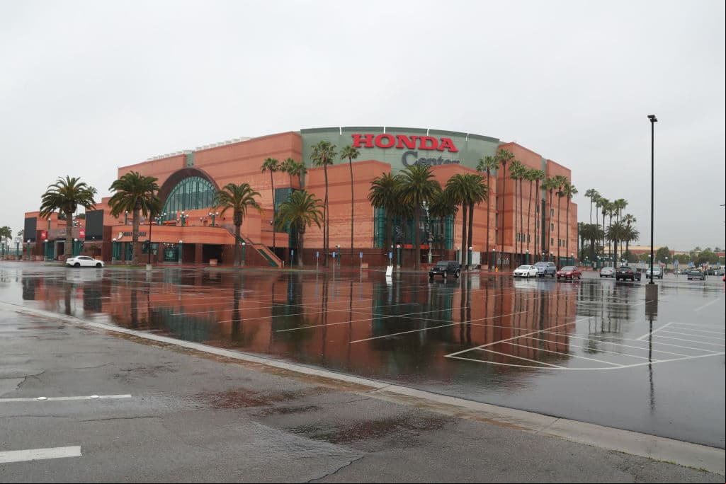 Anaheim, California.
<br>
<br>Los síntomas que podrían indicar tener coronavirus son los de una fiebre o enfermedad respiratoria aguda. Además si has estado de viaje, es necesario que confirmes que no portas el virus.
<br>
<br>La enfermedad puede tardar hasta 15 días en manifestarse como un síntoma.