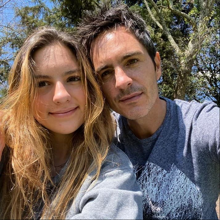 “No parece la hija, parecen hermanos”, “Gemelos”, “Tu hija está súper guapa”, “Dos gotas de agua”, “Es igualita a ti, una belleza, “Lorenza es idéntica al padre”, “La foto está hermosa, pero creo que Lorenza es muy parecida a la mamá” y “¡Qué grande está Lorenza! ¡Es muy parecida a ti”, fueron otras de las reacciones.
