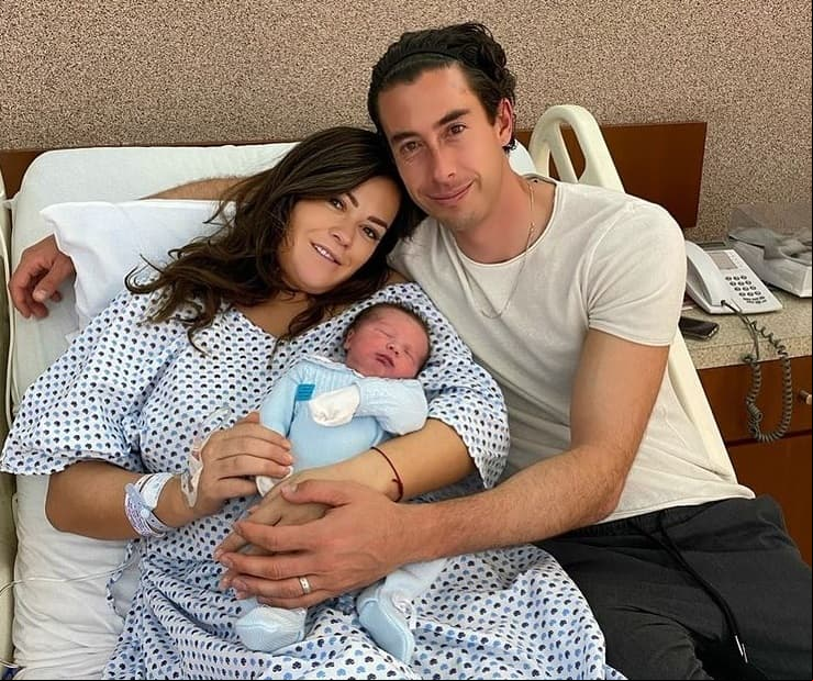 El 15 de octubre pasado, Mariana Echeverría dio a luz a su primer hijo Lucca, fruto de su matrimonio con el portero del América, Óscar Jiménez.