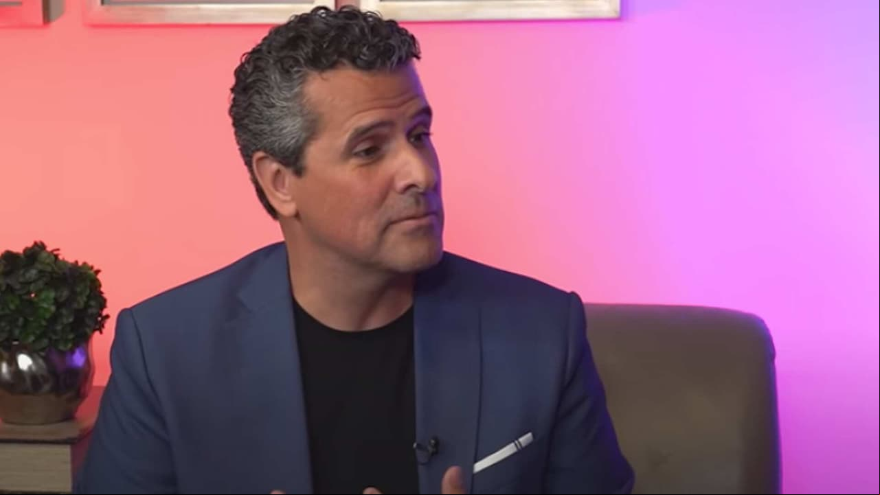 Marco Antonio Regil se sincera con Yordi Rosado sobre su orientación sexual