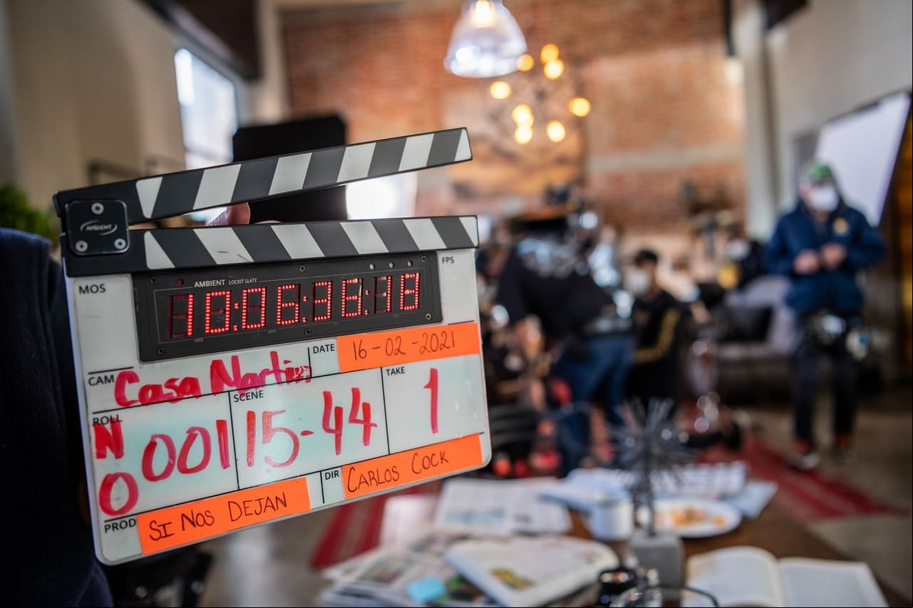 El director Carlos Cock fue el director a cargo de las primeras escenas del melodrama protagonizado por Mayrín Villanueva, Alexis Ayala y Marcus Ornellas.