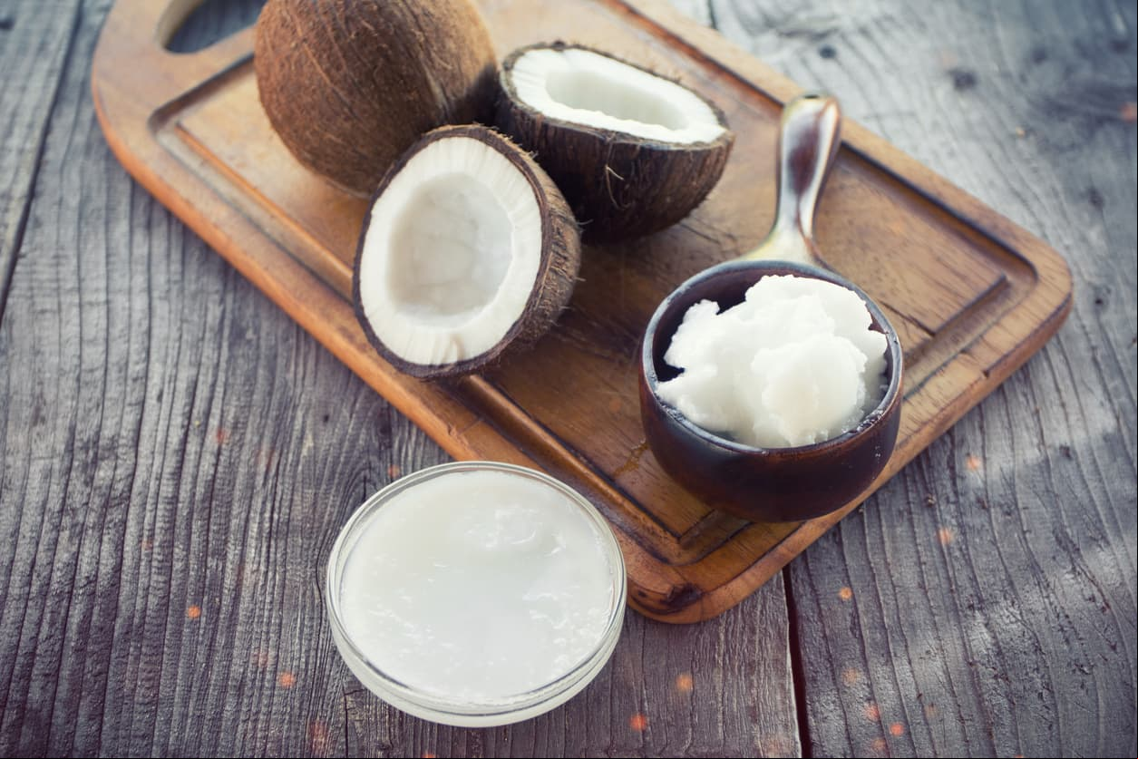 Aceite de coco ayuda a mantener hidratada la piel