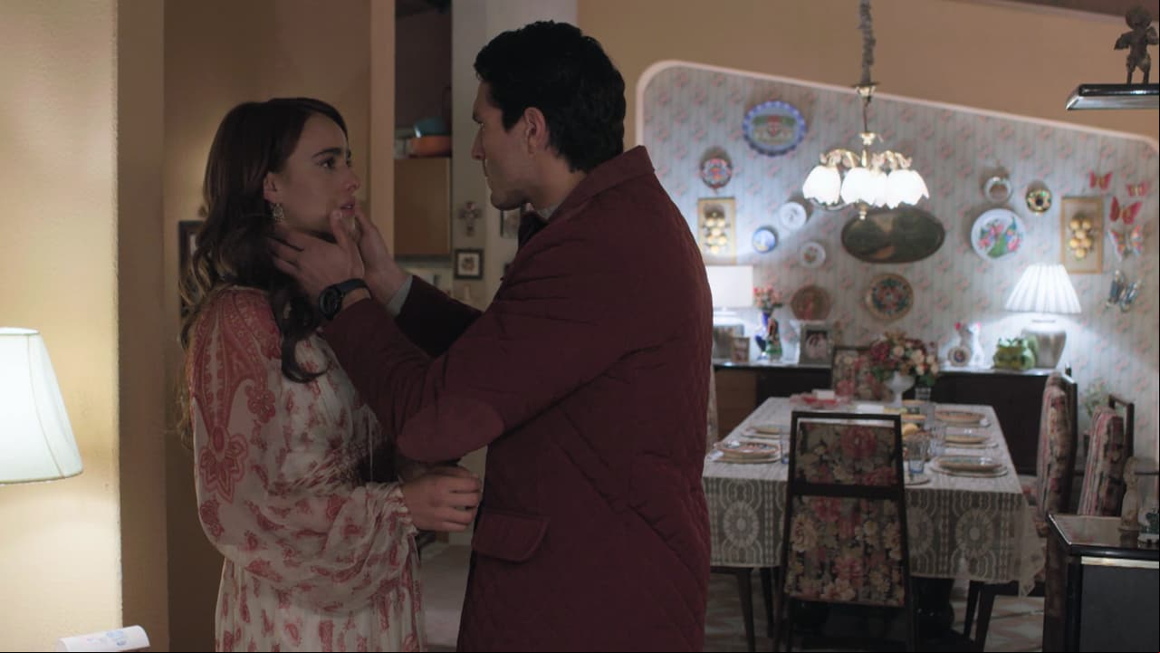 Pero ella rechazó su afecto y caricias; 'Ricardo' no comprendió su reacción.