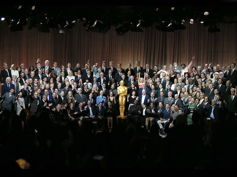 El presidente de la academia de cine de EU, John Bailey, dio la bienvenida a los 205 nominados al Óscar de este año con una comida en su honor.