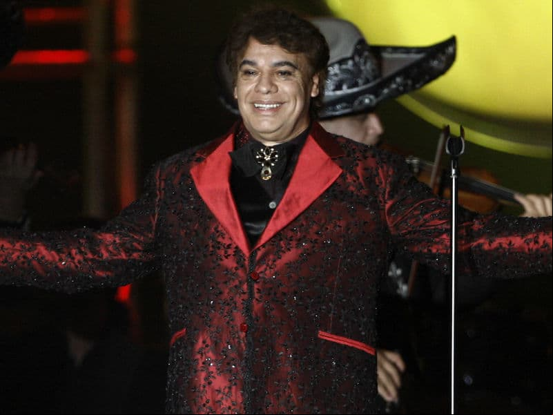 Recientemente el exmánager de Juan Gabriel indicó que el cantante se hace pasar por muerto por miedo a que su familia lo mate de verdad.