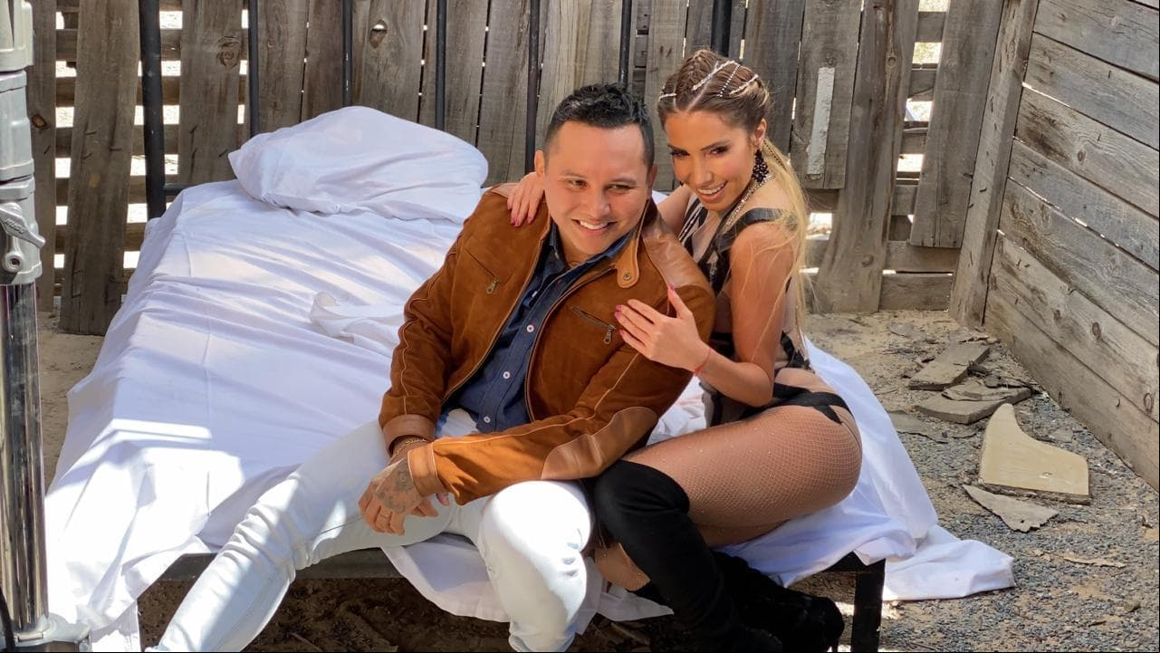 Tras hacer oficial su colaboración con Edwin Luna, Andrea Escalona viajó la tarde del 26 de febrero a Monterrey para la grabar el video oficial de ‘Telerañas’, el cual saldrá muy pronto en las plataformas digitales.