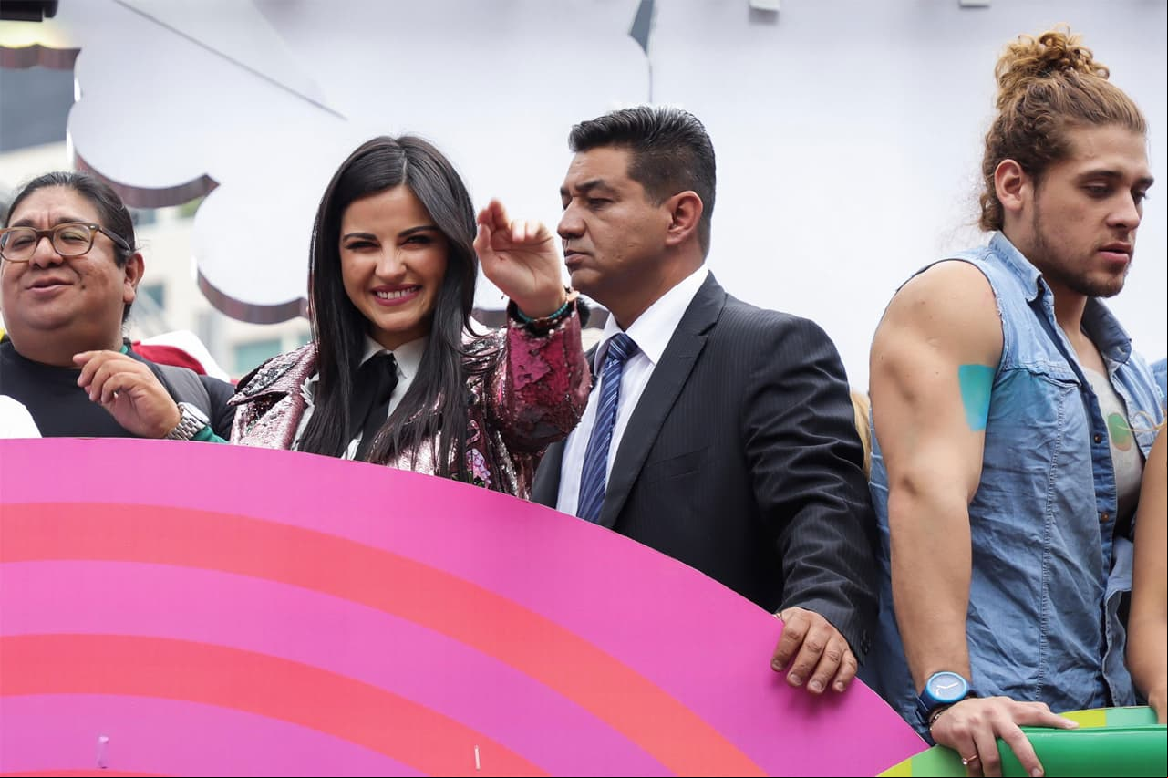 Además agregó: “lo importante es que exista la base del amor. Sigamos apoyando a nuestra comunidad LGBT".