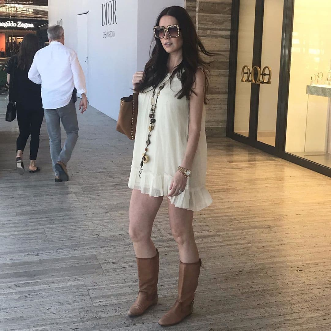 Y aunque, según ella, aún no se le nota el embarazo, recientemente compartió en Instagram una fotografía en la que deja ver su pancita.