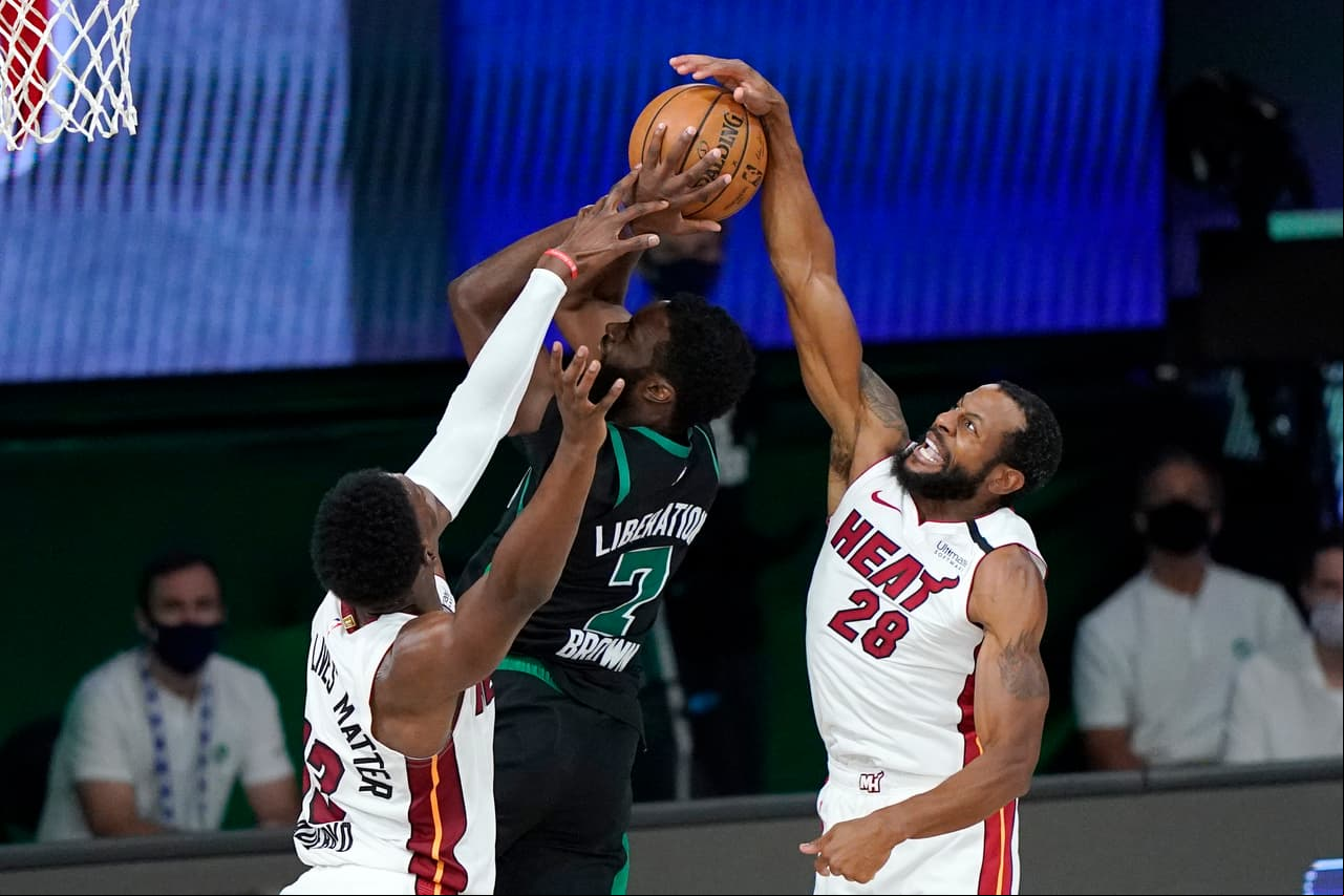 Miami consigue venir de atrás para vencer 117-114 a los Celtics y pegan en el primer partido de las finales de conferencia.