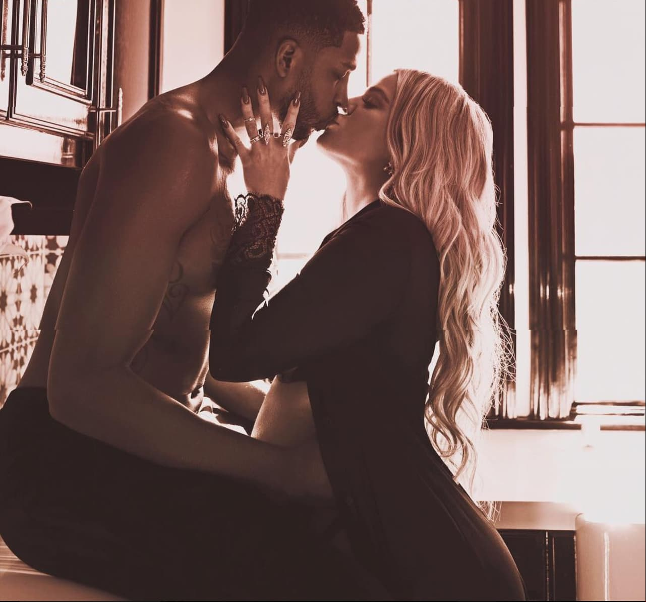 Khloé Kardashian junto a su pareja Tristan Thompson