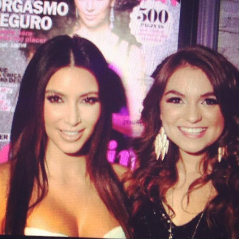 A través de Instagram, Sofía comparte su día a día con sus seguidores, incluso presumió su encuentro con Kim Kardashian en octubre de 2012.