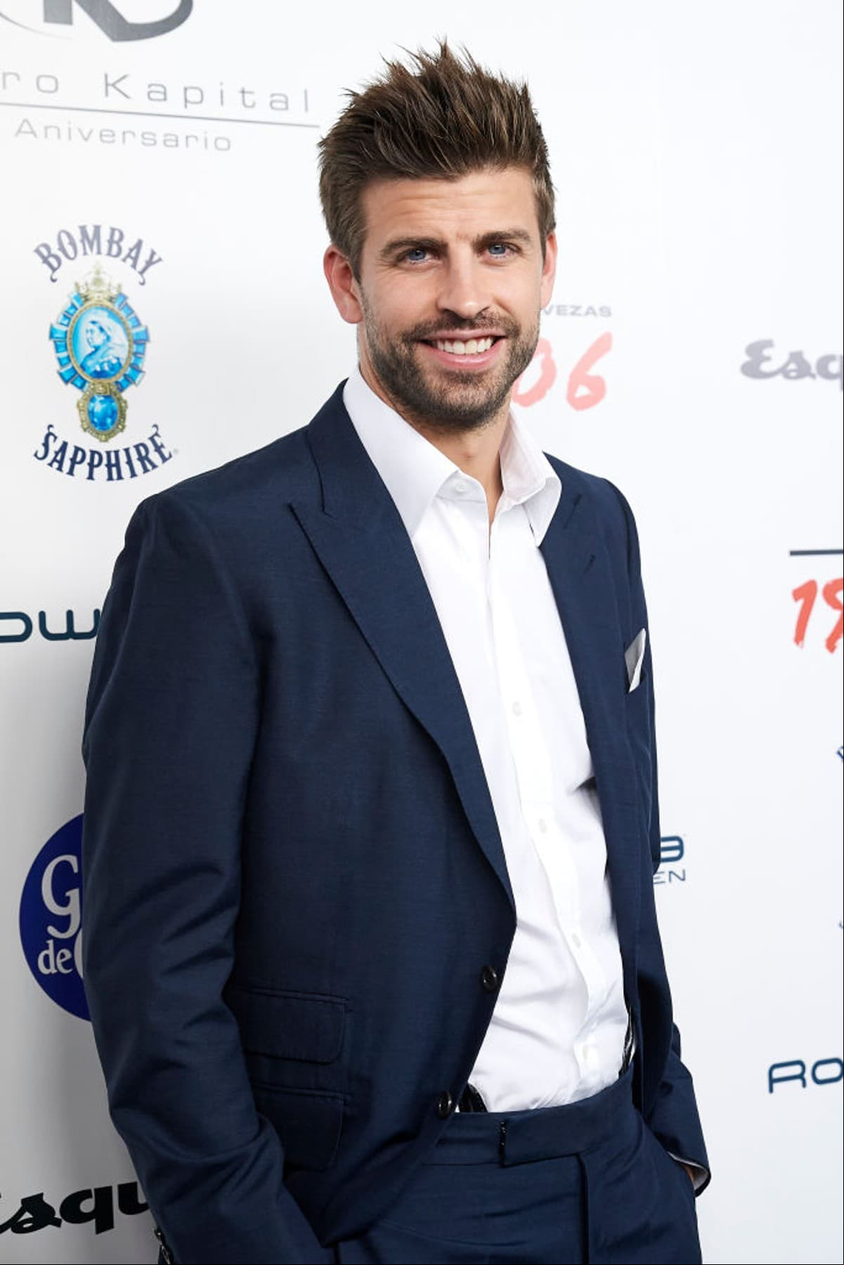 Gerard Piqué publica primera foto con su novia Clara Chía Martí