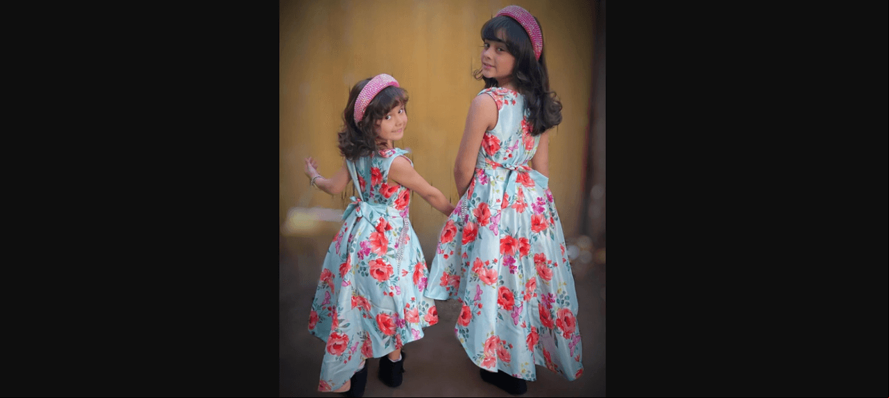 “Entre más crecen más las amo. Algo que amo mucho es cuando hacen cosas que yo hago, veo mi reflejo en ustedes, me enseñan tanto cada día. Las amo tanto y estoy tan orgullosa, por cómo piensan, por ser tan pequeñitas y aun así luchar por sus metas. Trabajo cada día por ser una mejor madre para ustedes, para hacerlas feliz, para que se sientan satisfechas con sus vidas. Sé que no puedo evitarles sufrimientos, pero lo que esté en mis manos lo haré”, comentó.