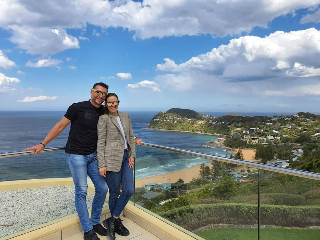 En la etapa final de su viaje, Jacky y Martín acudieron al Jonah's restaurant and boutique hotel, el cual está ubicado a la orilla de la playa. “Disfrutando de nuestro último día en #Sydney #Australia”, expresó la conductora, además de colocar el emoji de un rostro con corazones en los ojos.