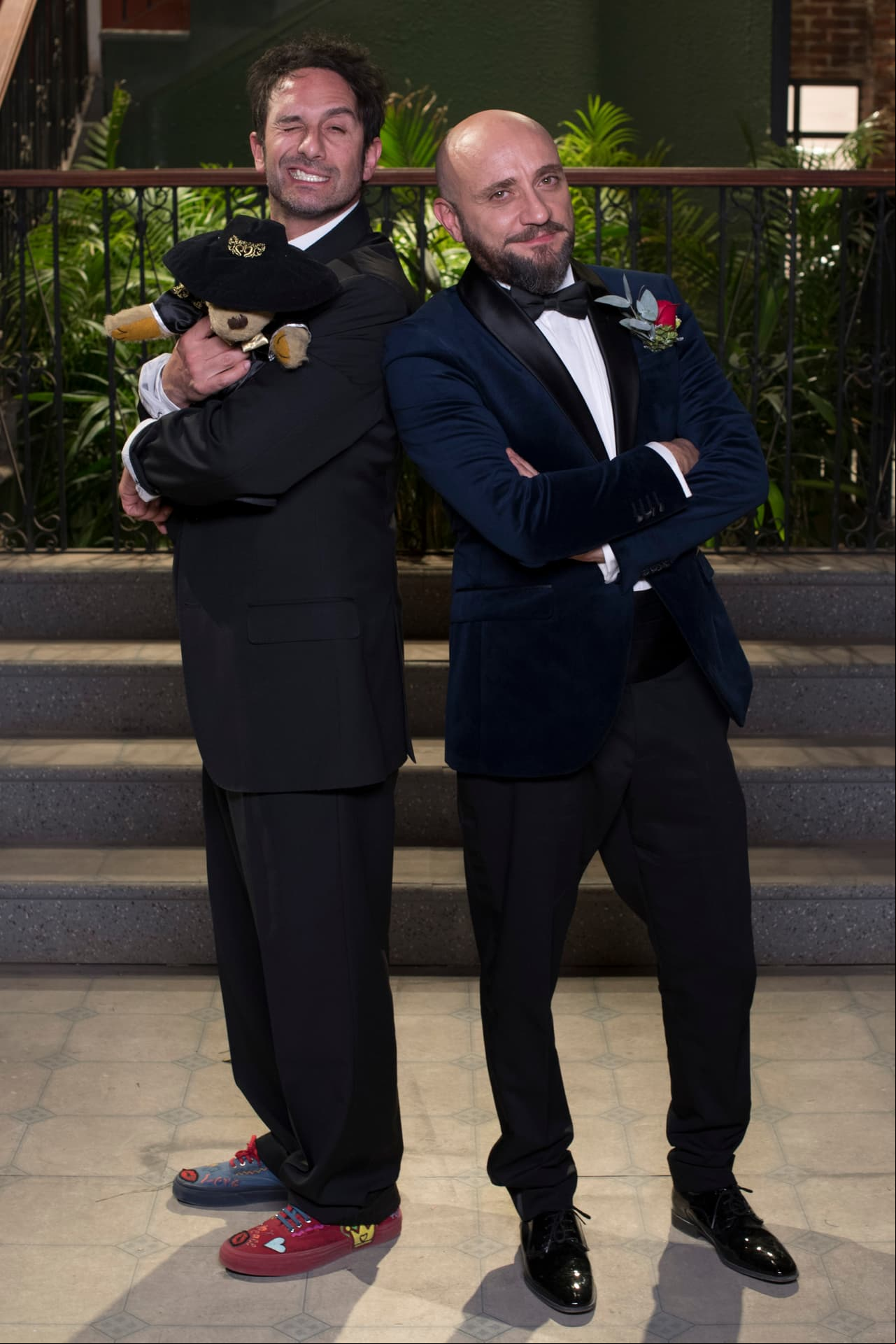 Luis y su mejor amigo Pedro, quien también vistió a Rambo de lujo.