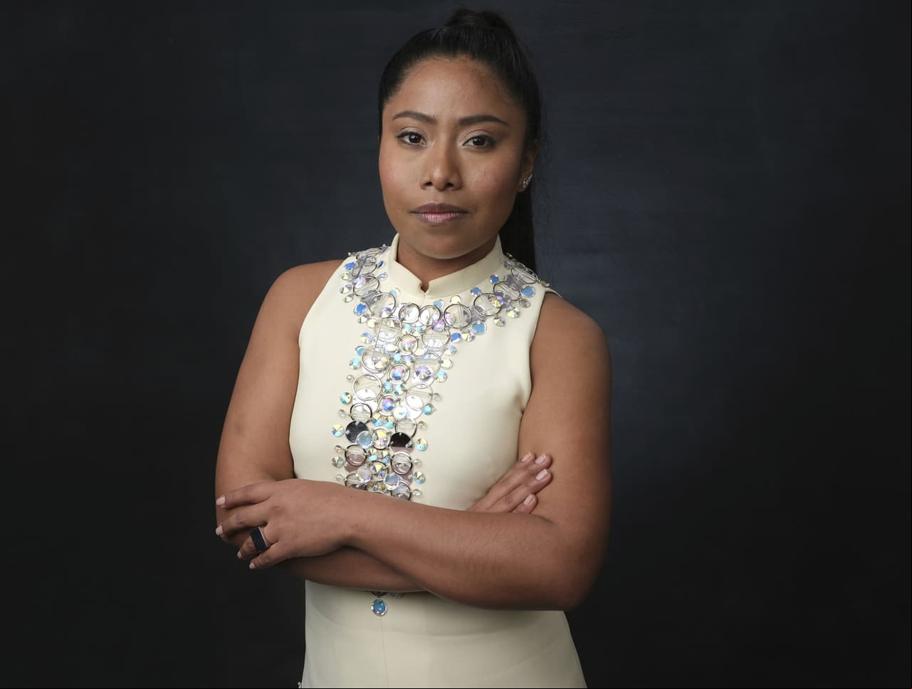 Yalitza Aparicio responde a los comentarios por sus fotos en la playa