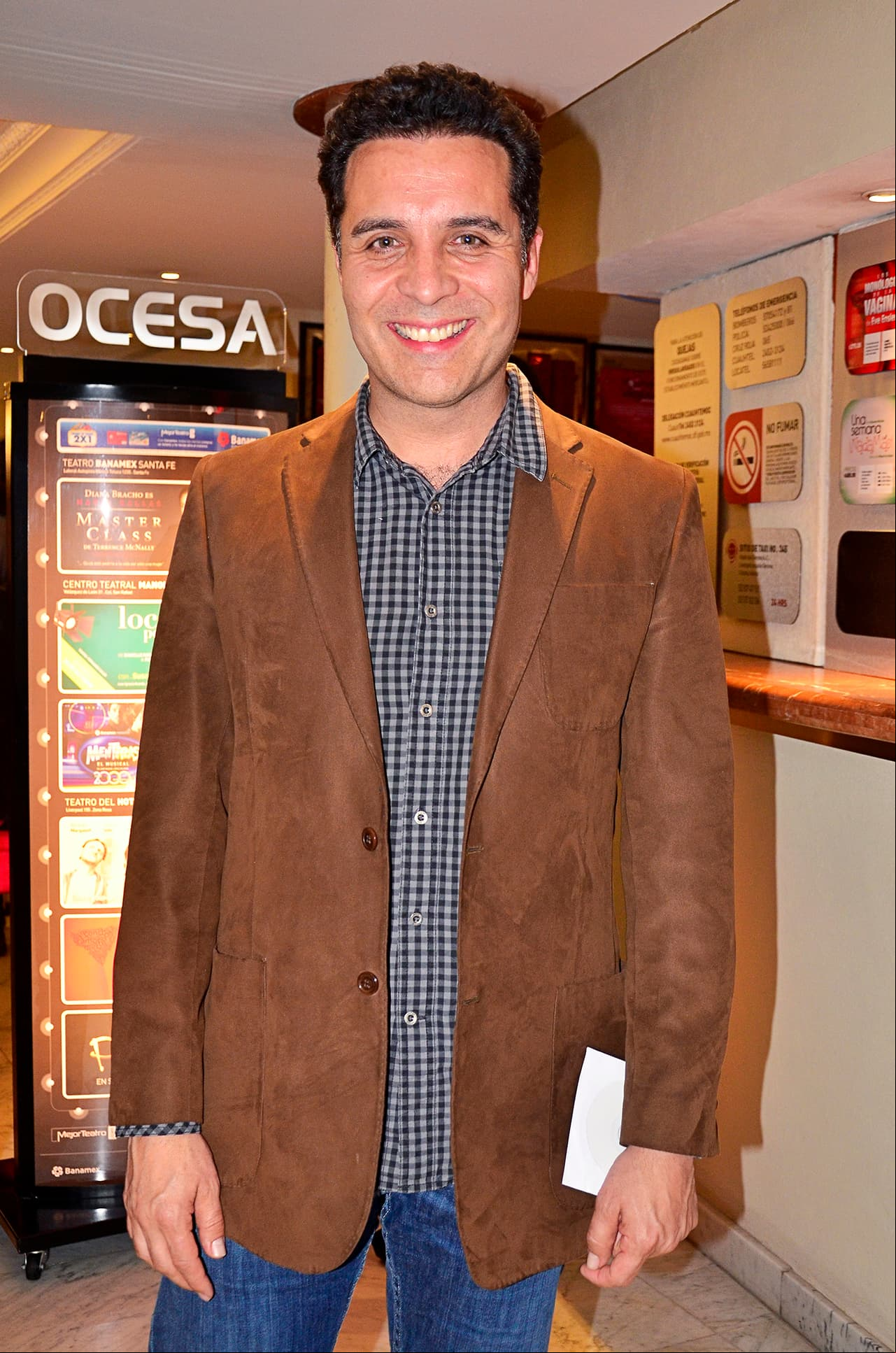 Felipe Nájera apareció en ‘Rebelde’ como ‘Pascual Gandía’, director del prestigiado colegio Elite Way School. Sin embargo, además de dar vida a uno de los personajes principales, el actor también fungió como director en escena en las locaciones de la telenovela.