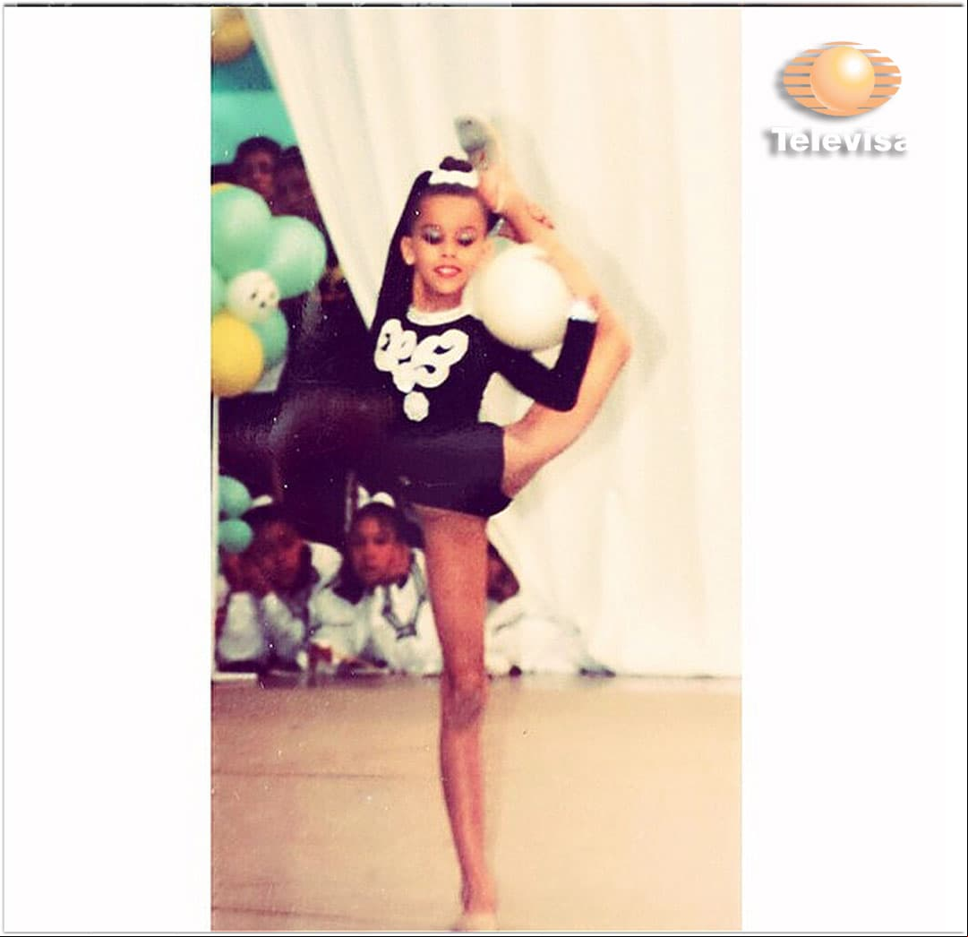 La actriz Paulina Goto nació el 29 de julio de 1991 en Monterrey, Nuevo León. Desde muy pequeña mostró gran interés tanto por la música, pues formó parte del coro de su escuela, como por la gimnasia rítmica.