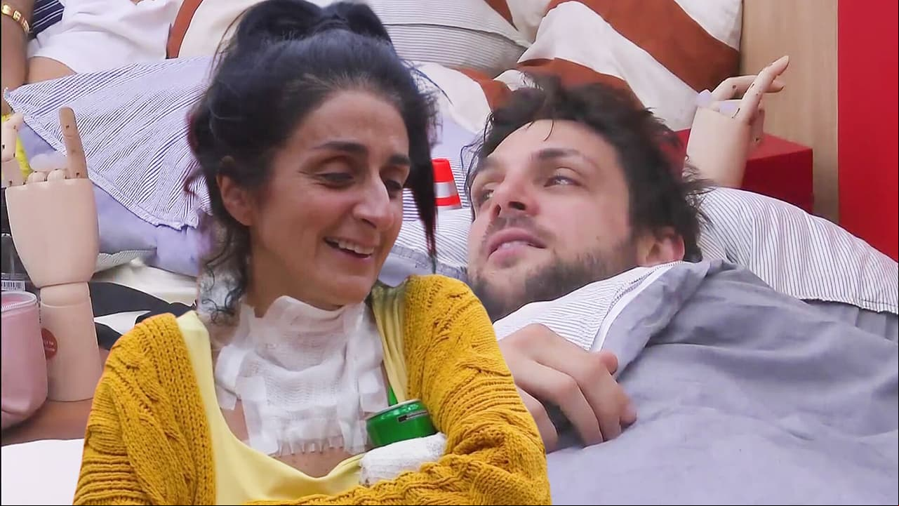 Bárbara no quería dormir y enloqueció a Nicola | La Casa de los Famosos México