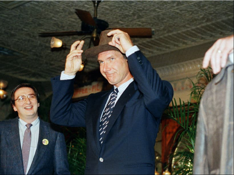 Harrison Ford durante una conferencia para promocionar 'Indiana Jones y la última cruzada' en 1989