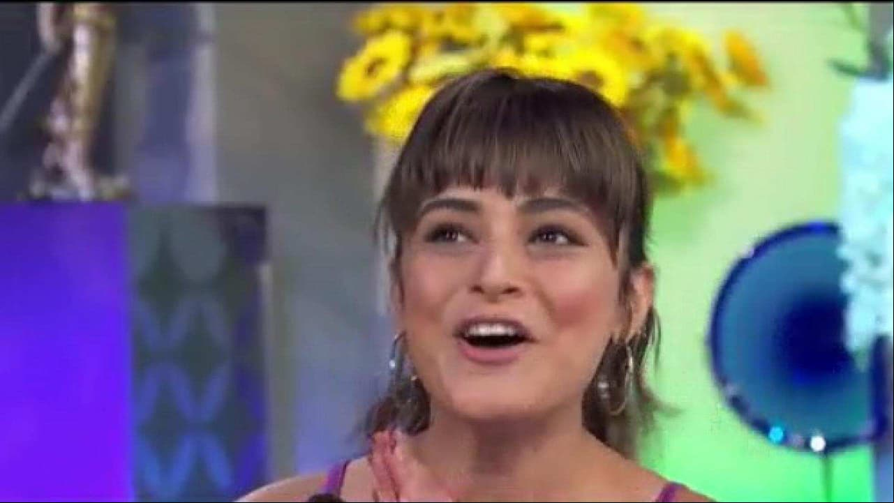 Dayrén Chávez reacciona al ver sus besos con Carlos de la Mota en TV