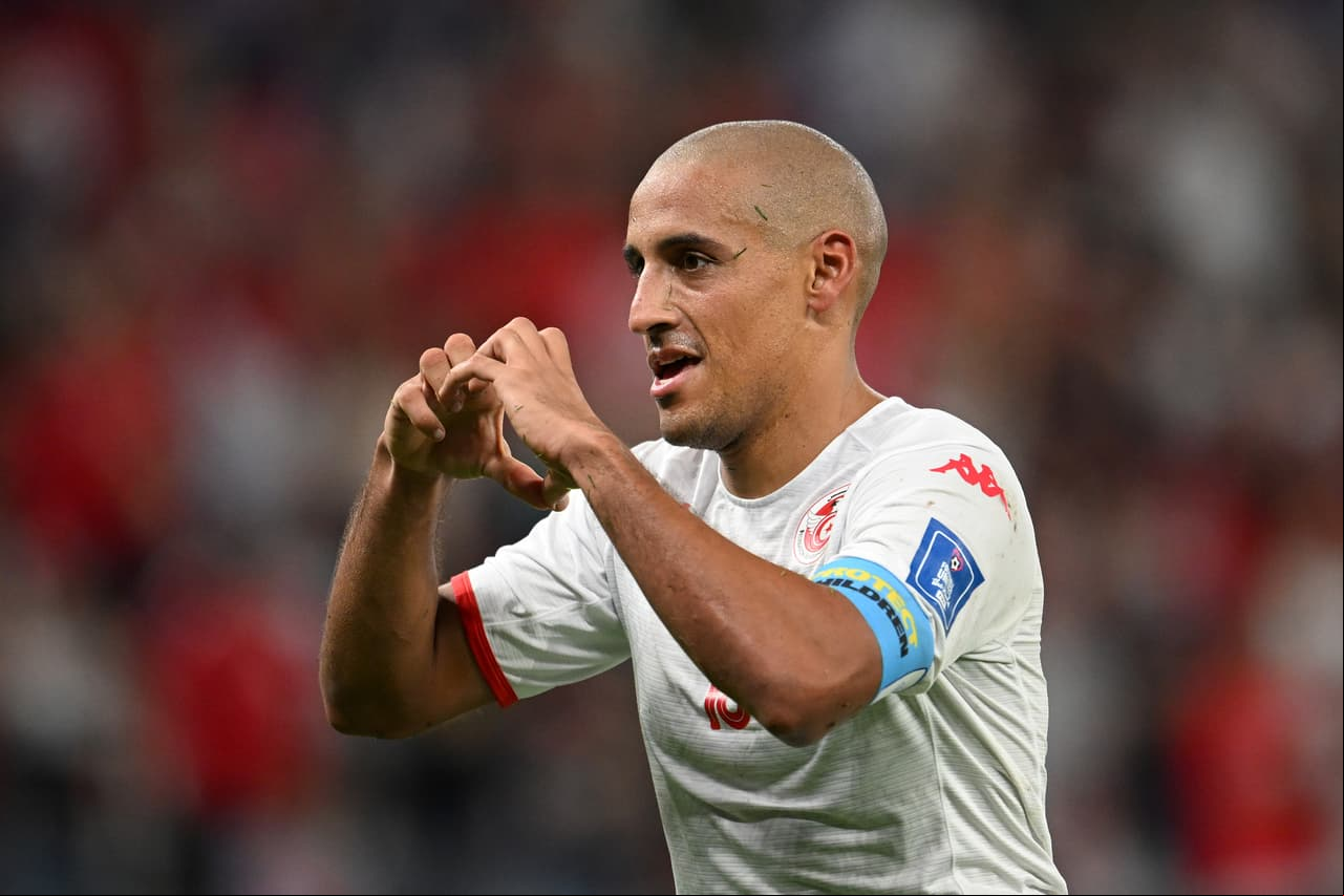 Túnez da la sorpresa y vence a Francia a quienes les hicieron un partido por el que no los dejaron anotar y aún más, el VAR anuló un gol que Griezmann anotó en los últimos minutos, lo que iba a significar el empate y finalmente no se sube al marcador.Túnez a pesar de la victoria, queda fuera de los octavos de final de Qatar 2022.