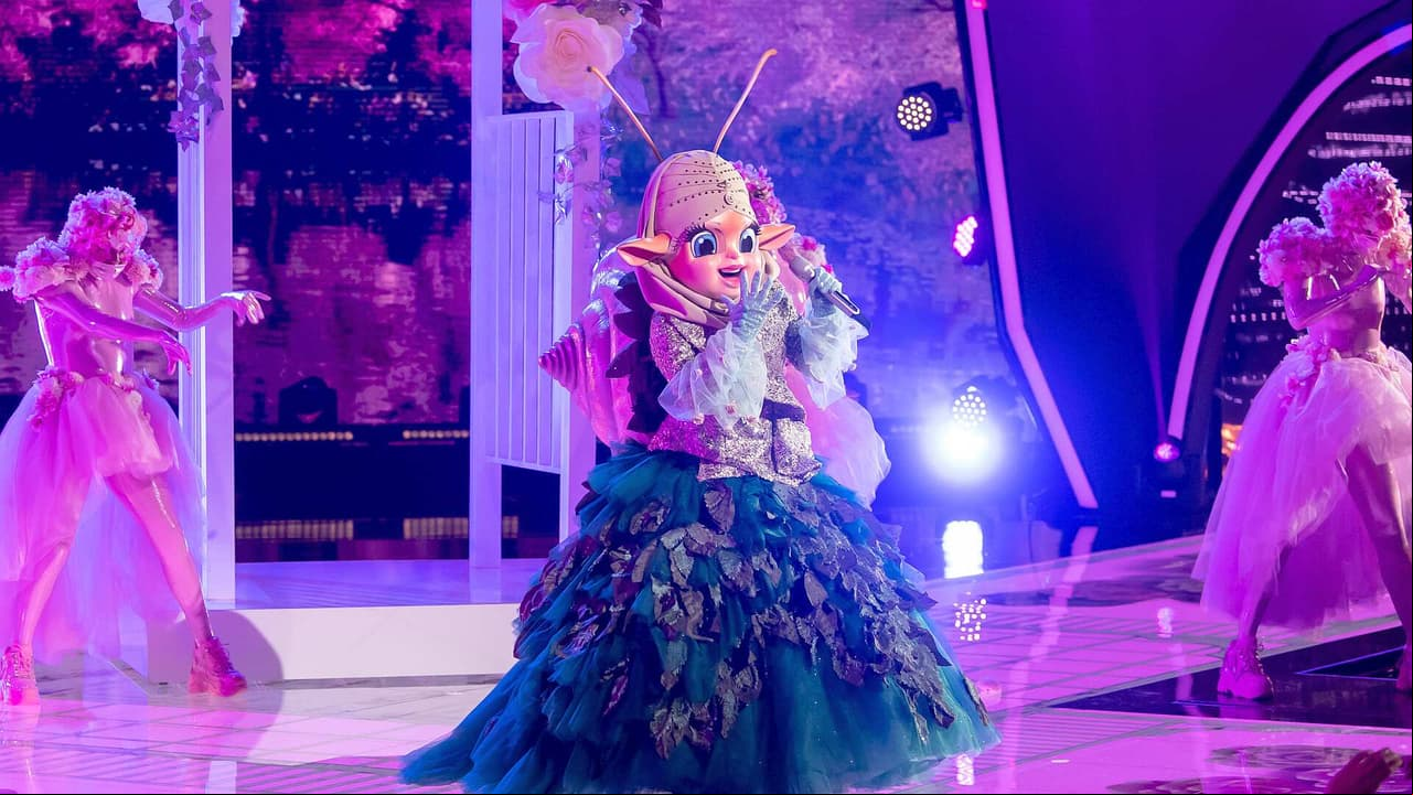 Caracol hace explosiva interpretación de ‘Como la flor’, de Selena