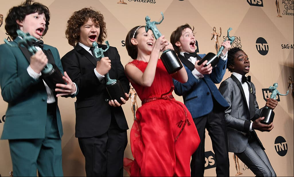 La temporada 4 también contará con Priah Ferguson, Eduardo Franco, Jamie Campbell Bower, Joseph Quinn, Mason Dye, Robert Englund, Tom Wlaschiha, Sherman Augustus, Nikola Djuricko, Joel Stoffer, Amybeth McNulty, Myles Truitt, Regina Ting Chen y Grace Van Dien.
