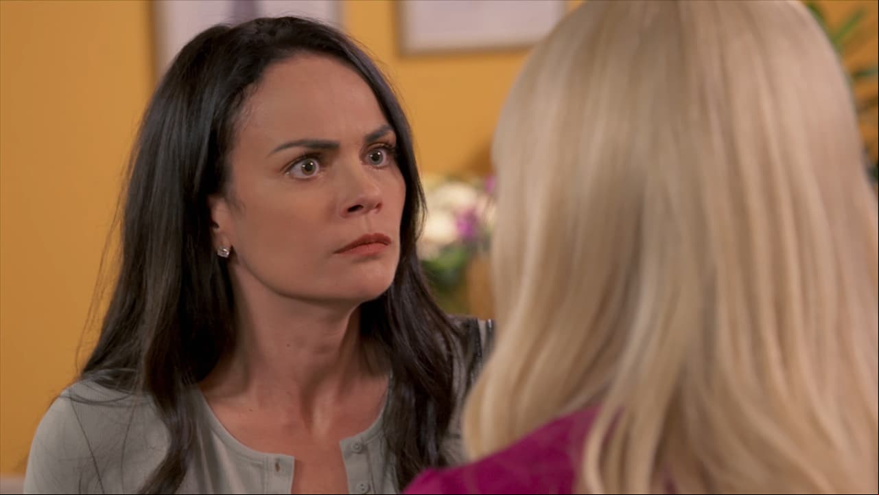 Ángela enfrenta a Isabela y jura luchar por el amor de Rigoberto en 'La Desalmada'