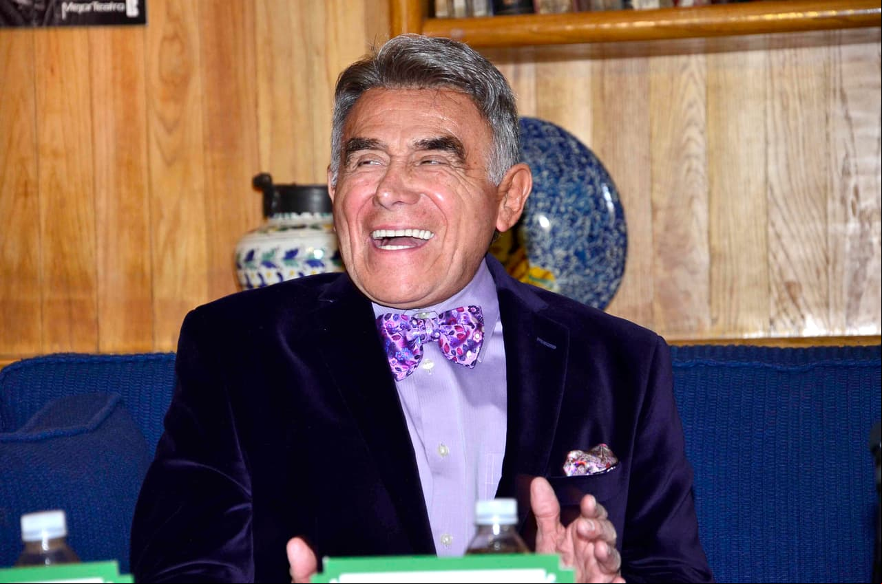 Andrea Legarreta, Ana Brenda y otros famosos lamentan la muerte de Héctor Suárez
