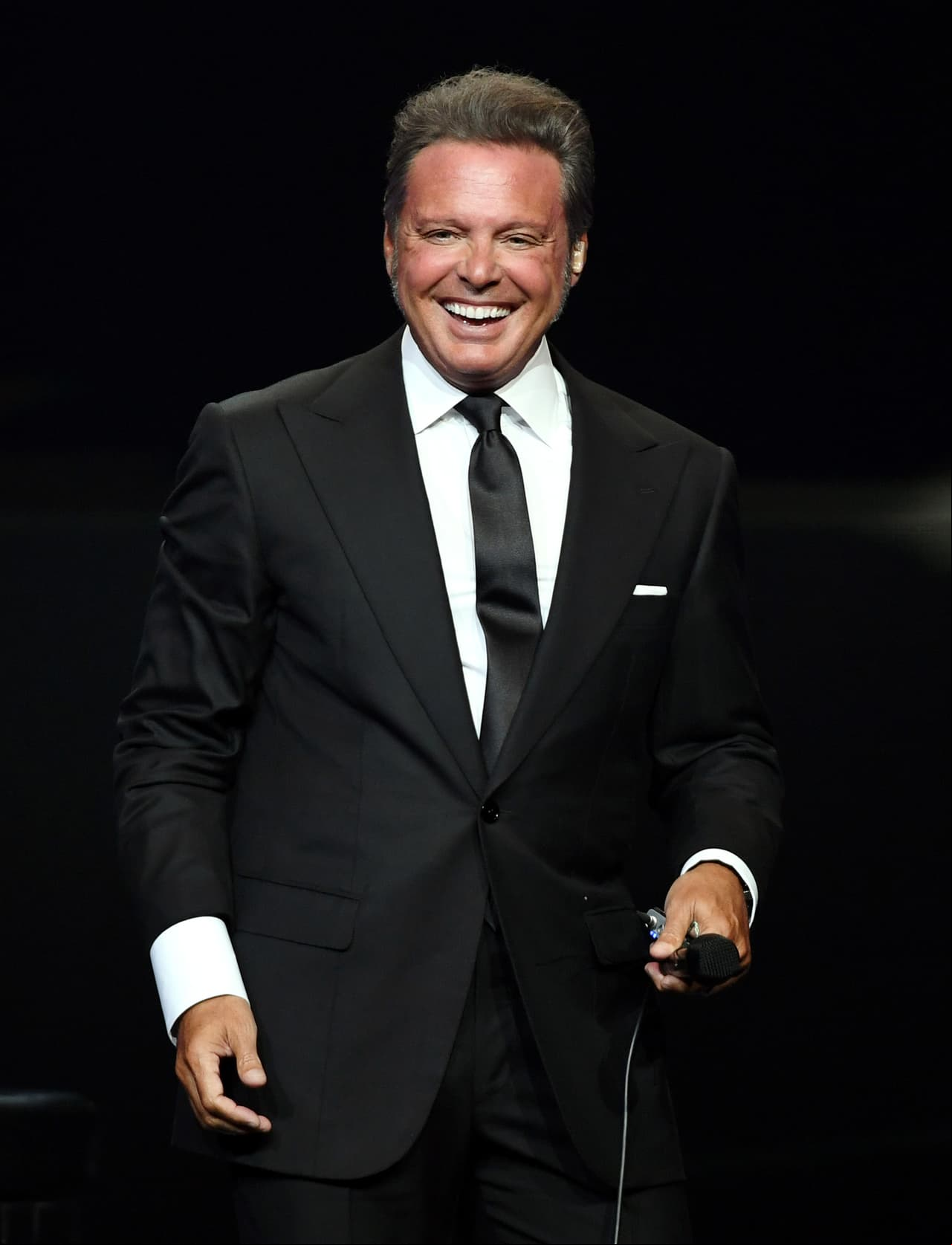 LAS VEGAS, NEVADA - SEPTEMBER 12: Singer Luis Miguel performs on the first night of his four-date limited engagement at The Colosseum at Caesars Palace on September 12, 2019 in Las Vegas, Nevada. (Photo by Ethan Miller/Getty Images)