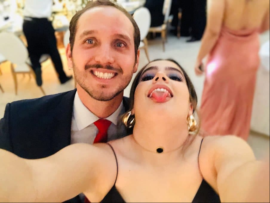 De acuerdo con la revista ¡Hola! Camila Fernández confesó que desde que comenzó a salir con Francisco, su padre Alejandro Fernández le dio su autorización.