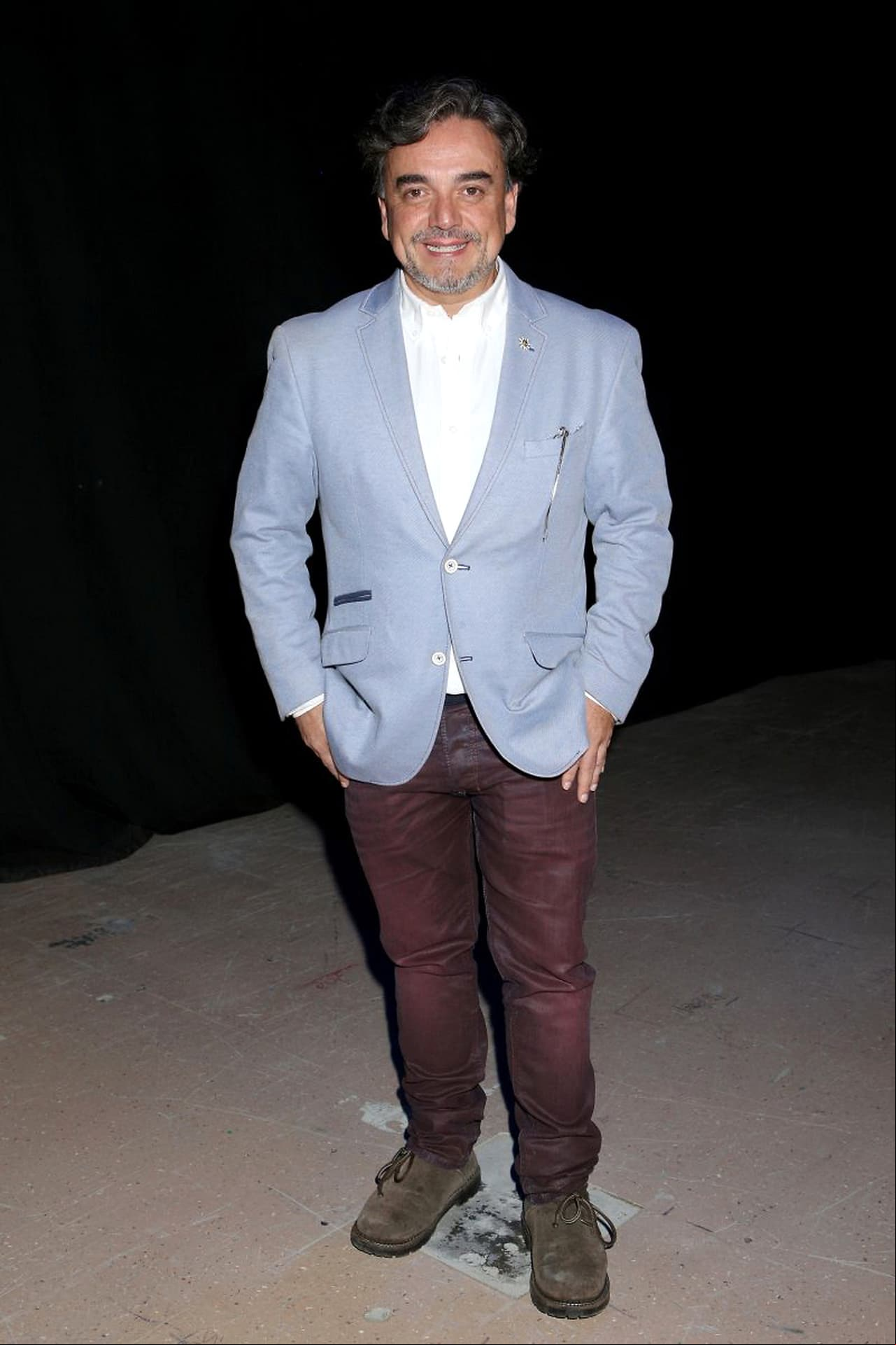 El comediante Pierre Angelo será 'Raúl Peralta', trabajador del taller de serigrafía y quien posee un carácter huraño que solo logra que los demás se alejen de él.