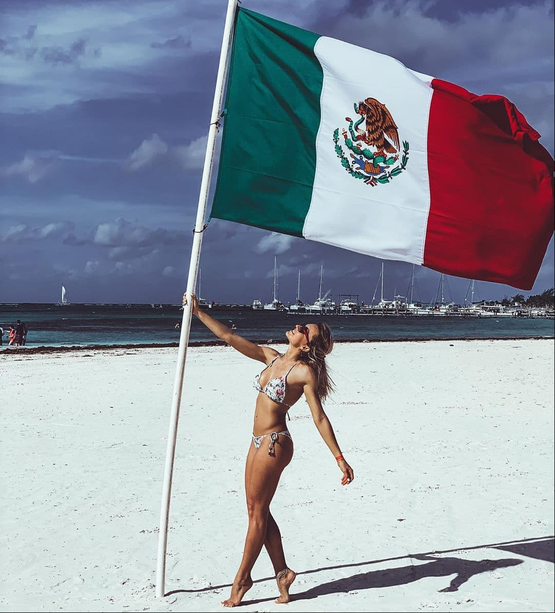Nacida en Francia y nacionalizada mexicana, Angelique Boyer celebró a México en redes sociales con un sentido mensaje: "¡Viva México! Que vivan los recuerdos de los que ya no están y nos enseñaron a amar este país. México no solo es parte de un gran continente, a mí me enseñaron que México es tierra, mar, montañas y maravillas. Pero la verdadera riqueza está en su gente, cultura e historia. México es el país más rico del mundo. TE AMO".