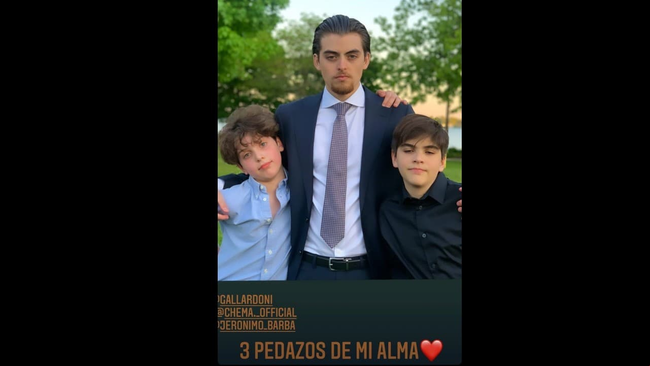 Además de posar con su famosa mamá, Emiliano protagonizó tiernas imágenes junto a sus hermanos José María y Jerónimo.
