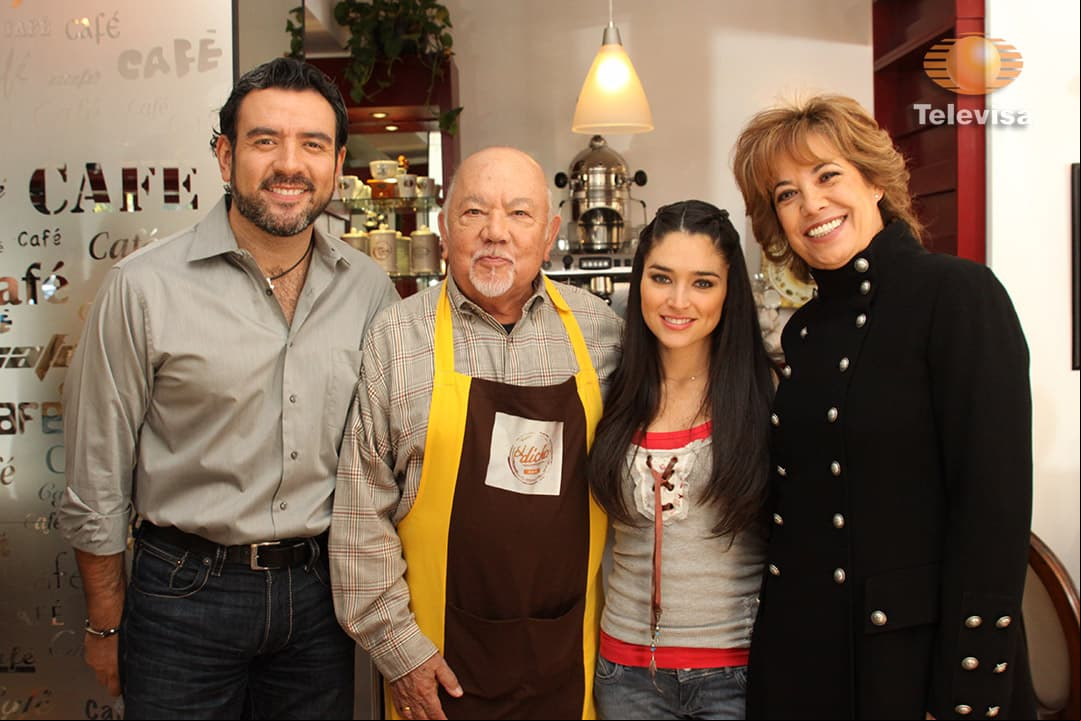 En el primer episodio también conocimos al hijo de 'Don Tomás', 'Ramón' (Héctor Sandarti), quien junto con su hermana, querían meter a su padre a un asilo de donde 'Isabel' lo ayudó a escapar. 
<br>
<br>Después de esto, 'Ramón' no volvió a aparecer hasta unas temporadas más tarde.