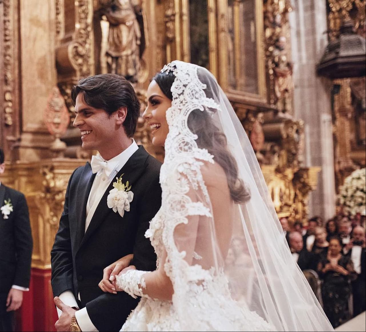 Ximena Navarrete celebra su segundo aniversario de bodas