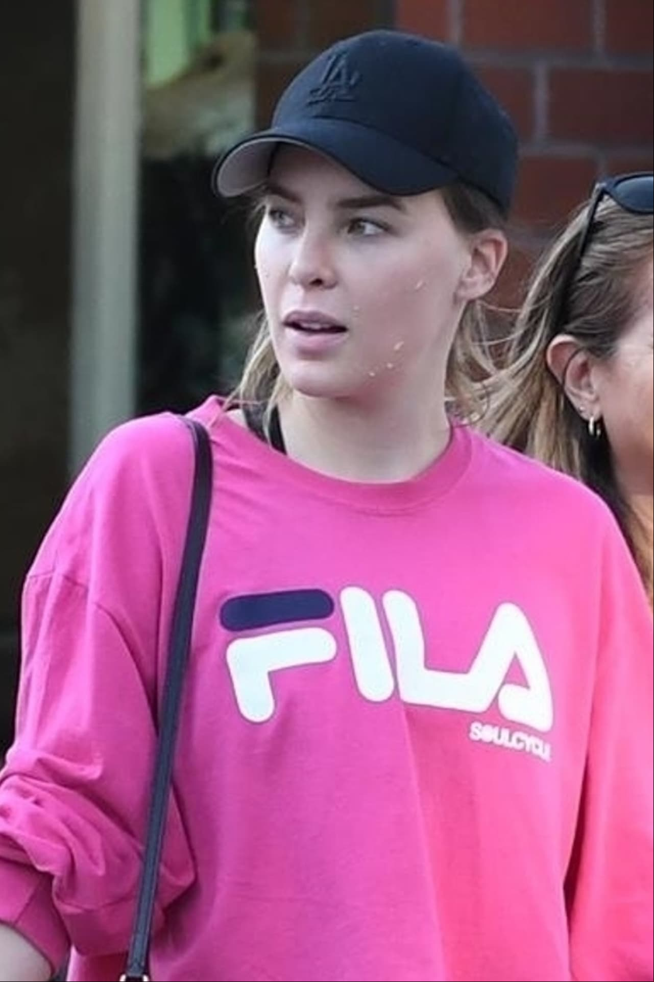 Belinda fue captada en las calles de Beverly Hills con un detalle que desconcertó a algunos.
